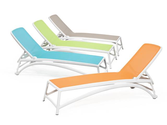 Шезлонг-лежак пластиковый Atlantico белый, голубой 1720-2040х700х350 мм Шезлонг-лежак пластиковый Atlantico белый, голубой 1720-2040х700х350 мм