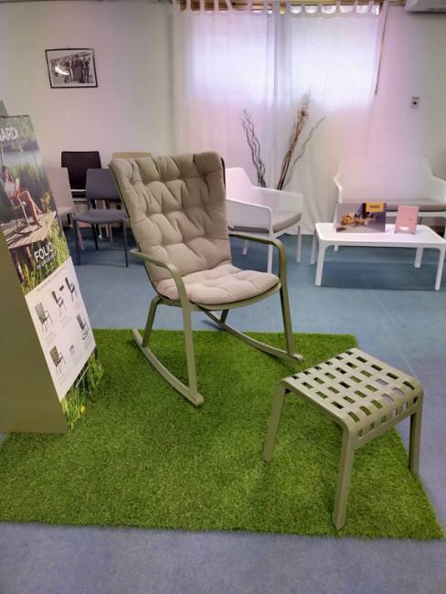 Кресло-качалка пластиковое с подушкой Folio агава, бежевый 720х810-925х1190-1125 мм