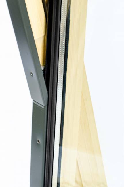 Мансардное окно FTP (CH) со среднеповоротным типом открывания Мансардное окно FTP (CH) со среднеповоротным типом открывания