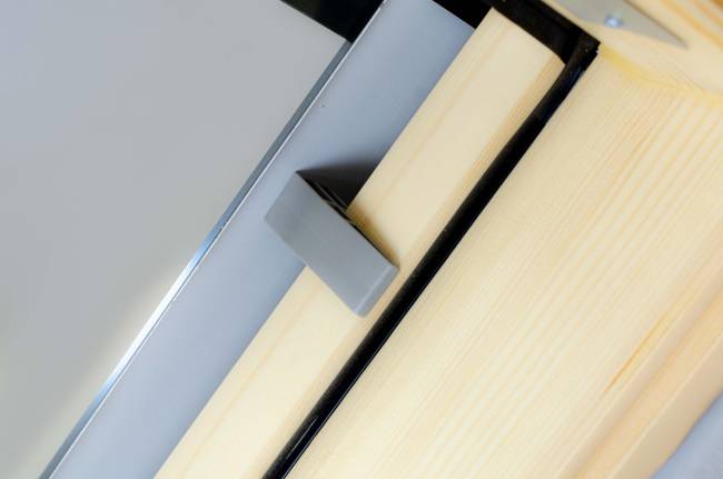 Мансардное окно FTP-V (CH) со среднеповоротным типом открывания