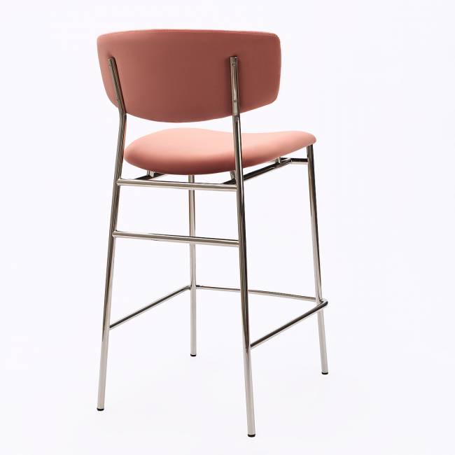 Дизайнерский полубарный стул Marko розовый, основание хром Дизайнерский полубарный стул Marko розовый, основание хром