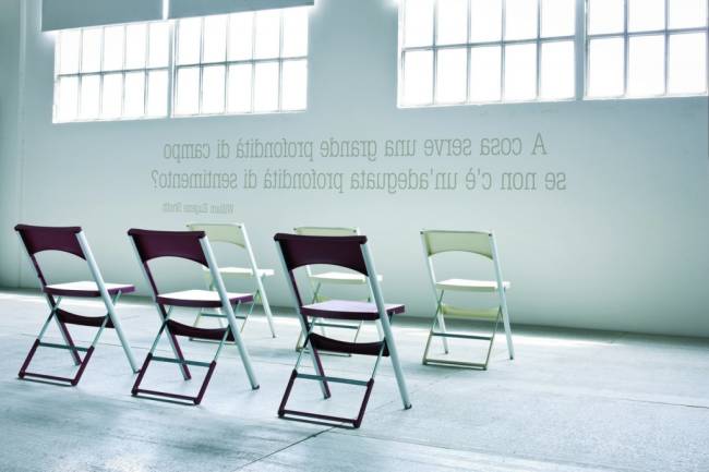 Стул пластиковый складной Compact темно-синий 435х470х775 мм Стул пластиковый складной Compact темно-синий 435х470х775 мм