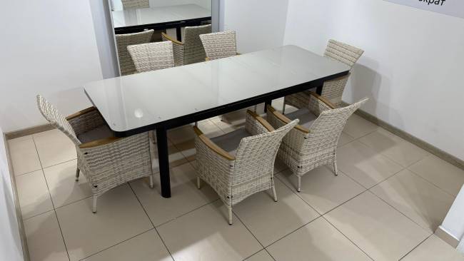 LUDWIG + AMELIA обеденный комплект бежевого цвета LUDWIG + AMELIA обеденный комплект бежевого цвета