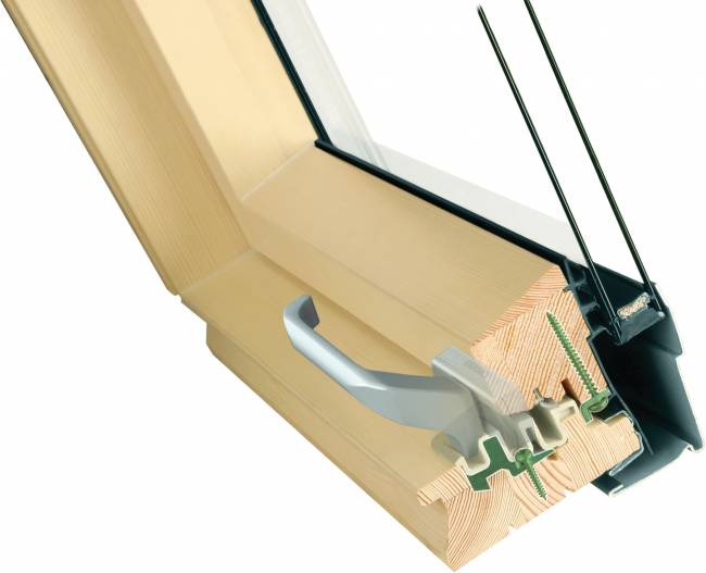 Мансардное окно FTP-V U3 со среднеповоротным способом открывания