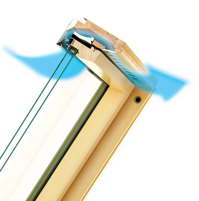 Деревянное мансардное окно FTP-V P2 со среднеповоротным открыванием Деревянное мансардное окно FTP-V P2 со среднеповоротным открыванием