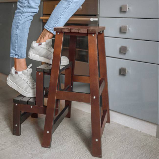 Табурет- стремянка орех Табурет- стремянка орех