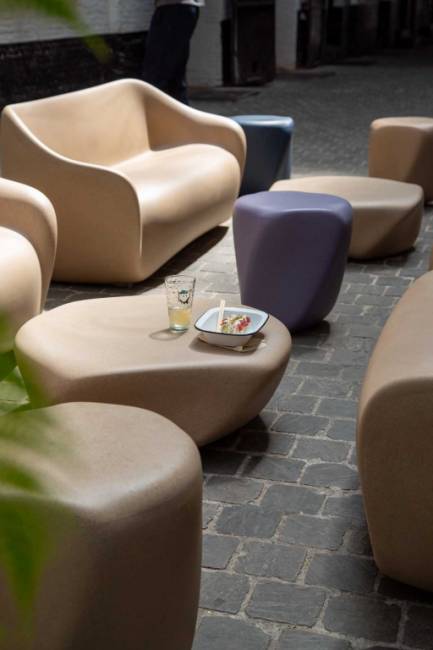 Диван пластиковый двухместный Reborn Standard миндальный бежевый 1650х750х700 мм